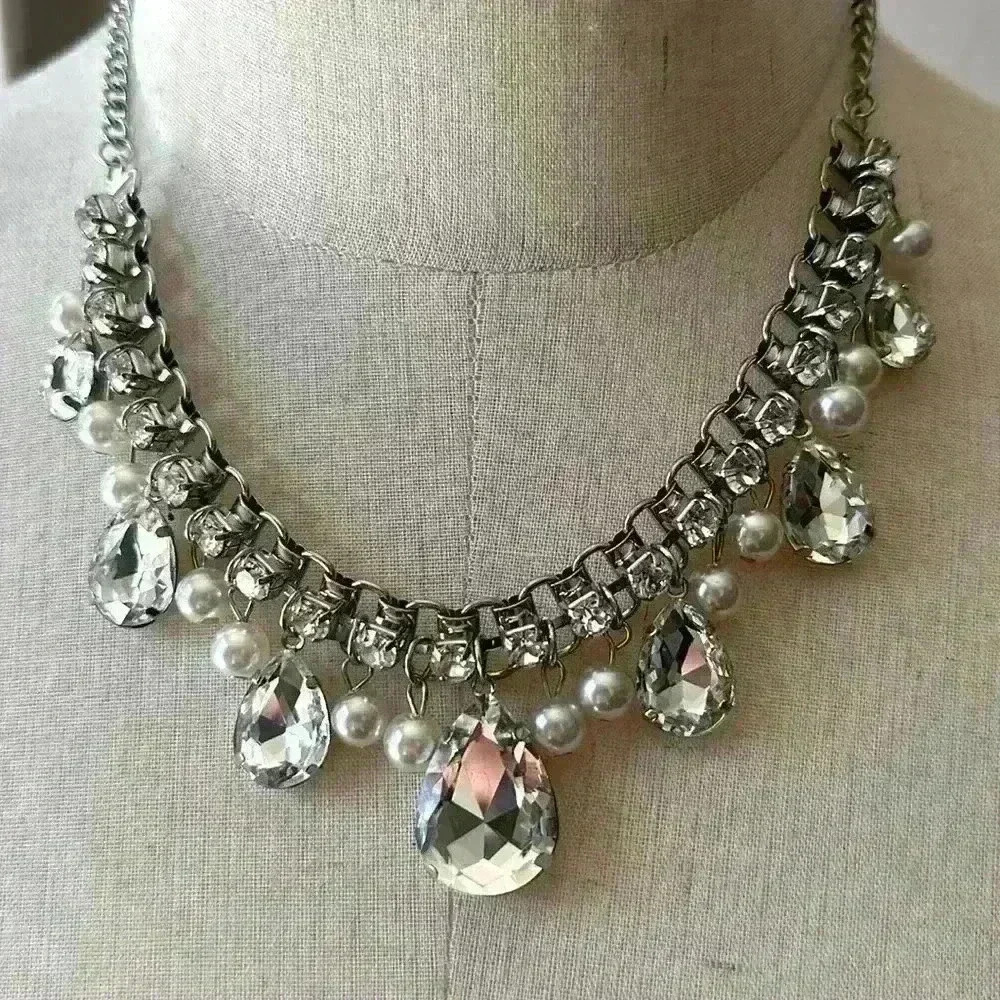 Adjustable Length Rhinestone, Pearl, Cubic Zirconia Silver Necklace OS